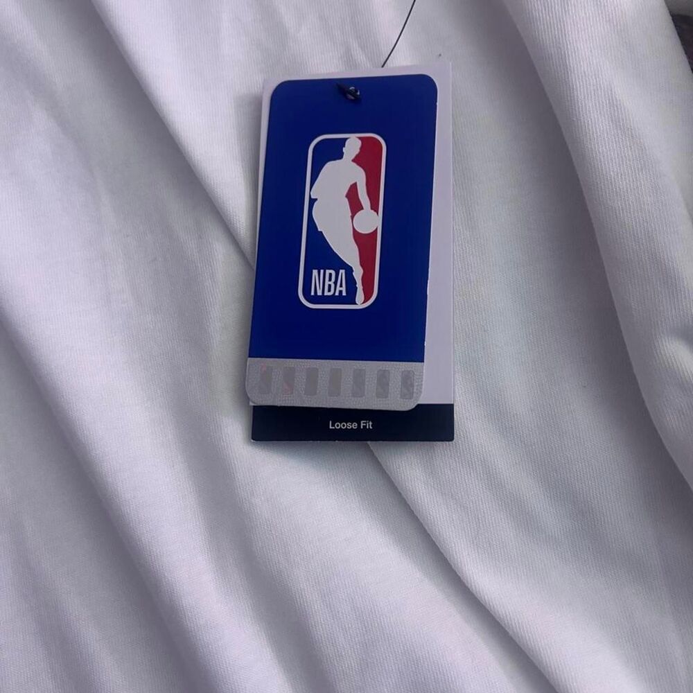 Nba Men's White T-shirt - Picture 3 of 5